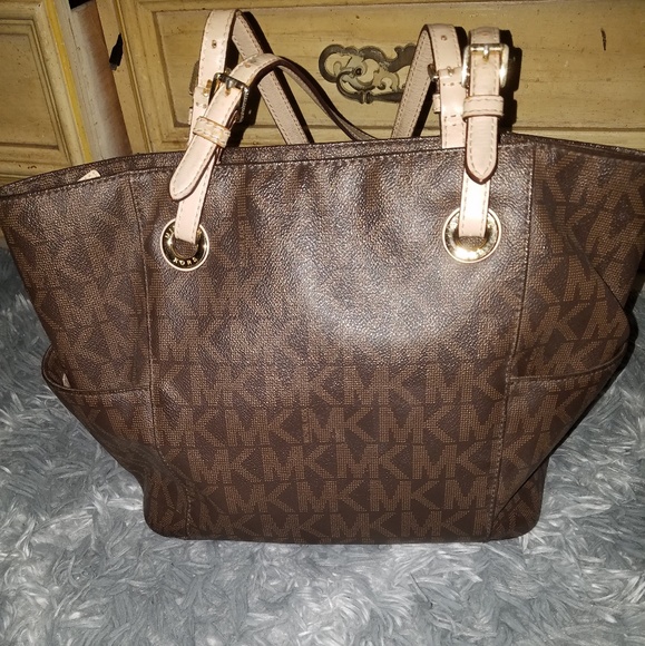 Michael Kors purse - Picture 2 of 8